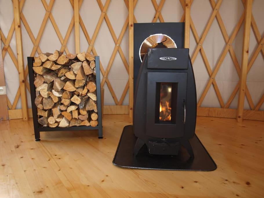 Woda Gory Las - Glamping Caloroczny Szlembark Экстерьер фото