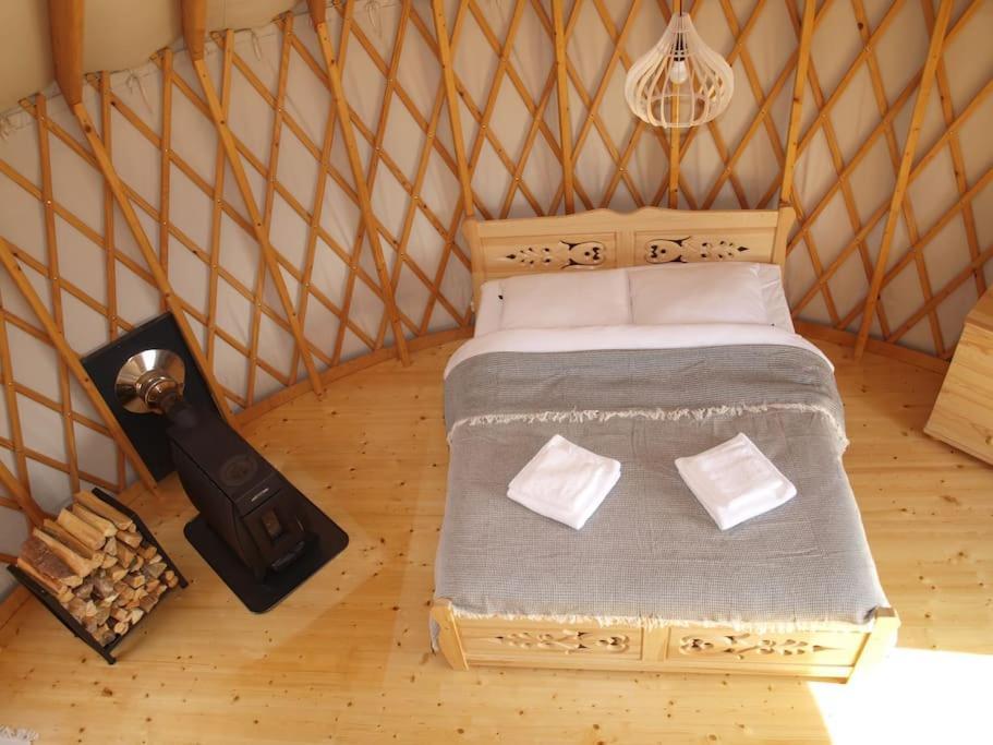 Woda Gory Las - Glamping Caloroczny Szlembark Экстерьер фото