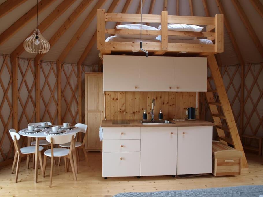 Woda Gory Las - Glamping Caloroczny Szlembark Экстерьер фото
